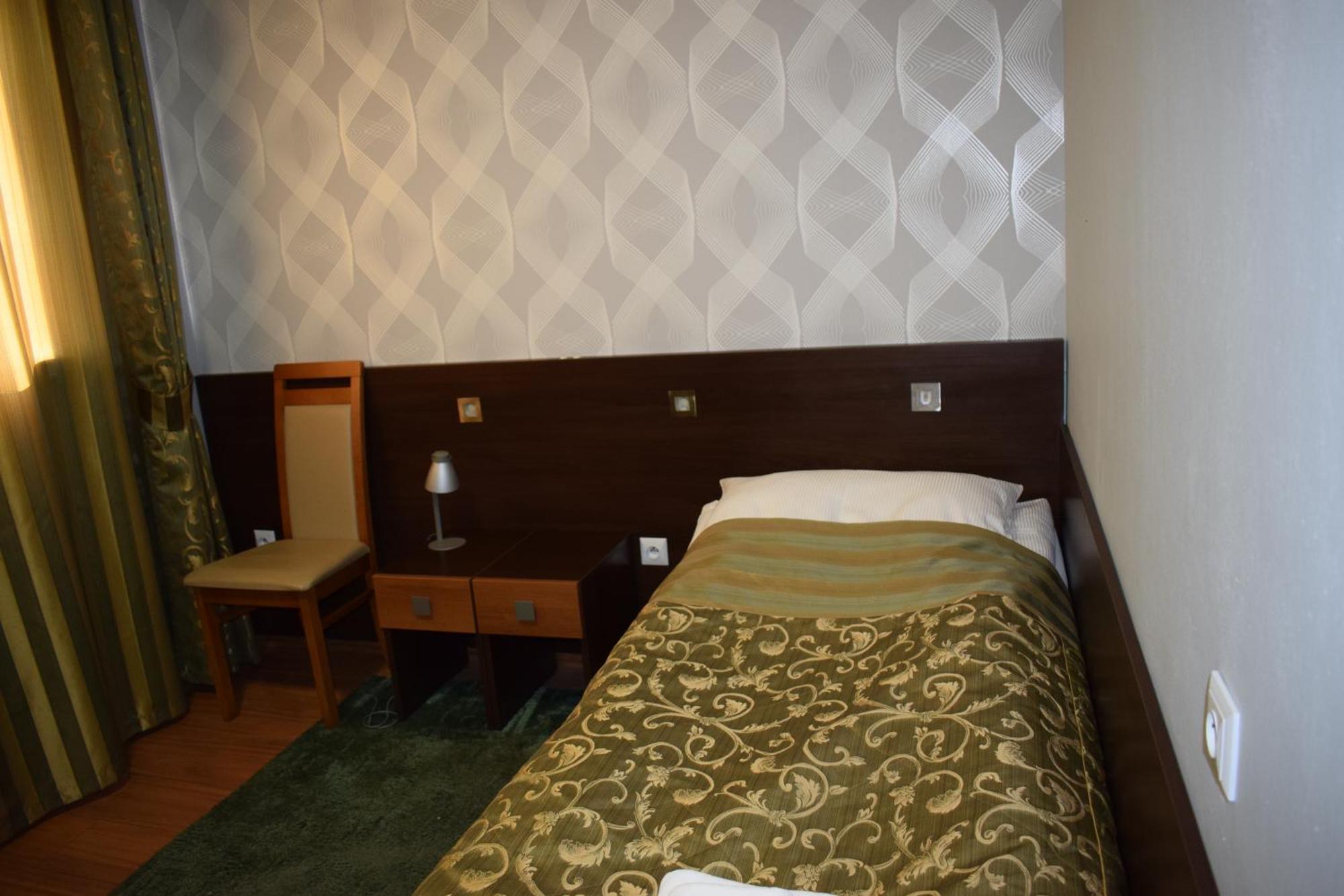 Hotell Manhatan Zadzim